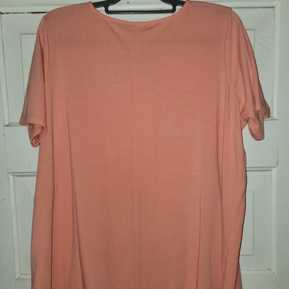 NWOT Zenana coral short sleeve with buttons Size 1x - Picture 4 of 5
